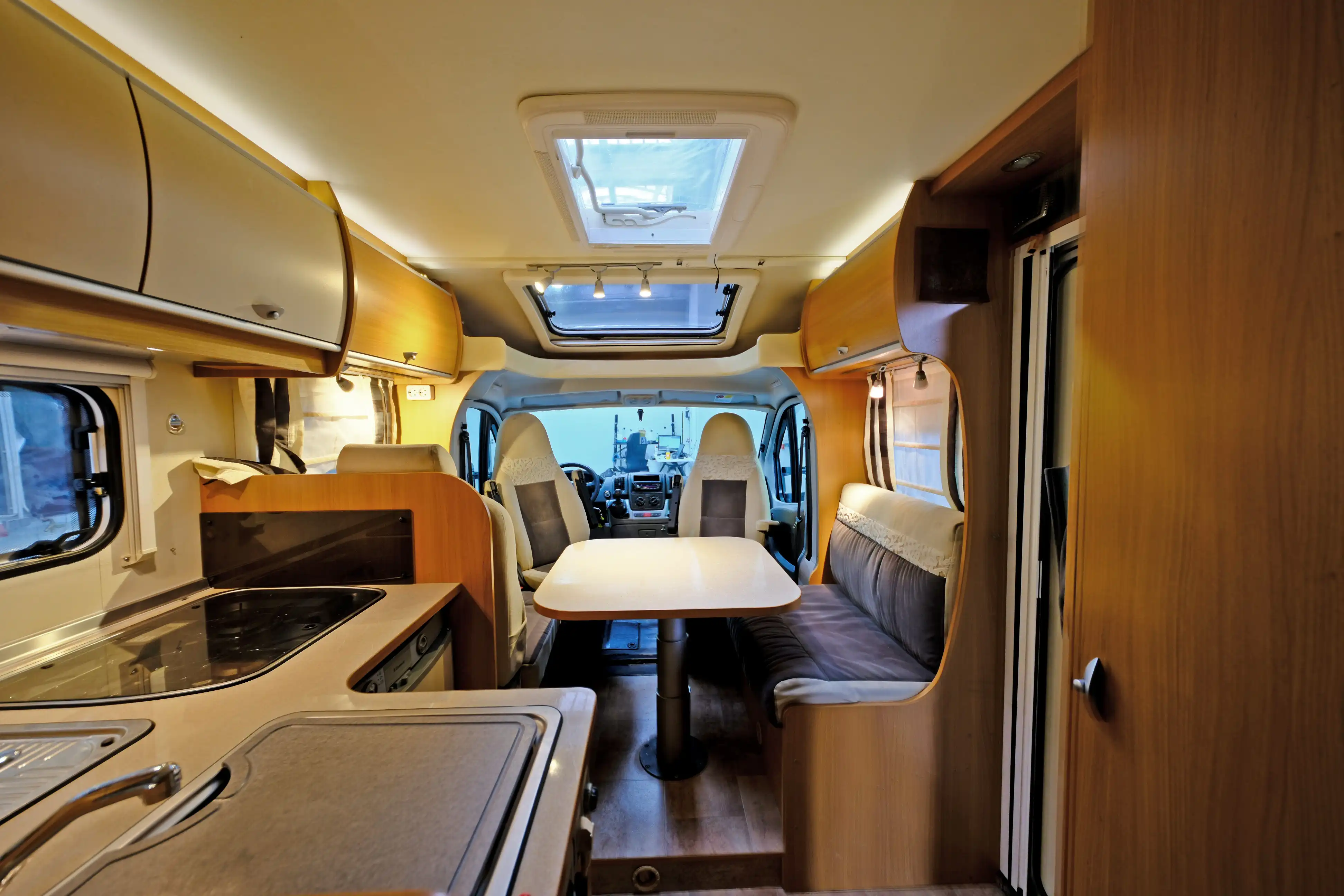 BUERSTNER Nexxo T 580